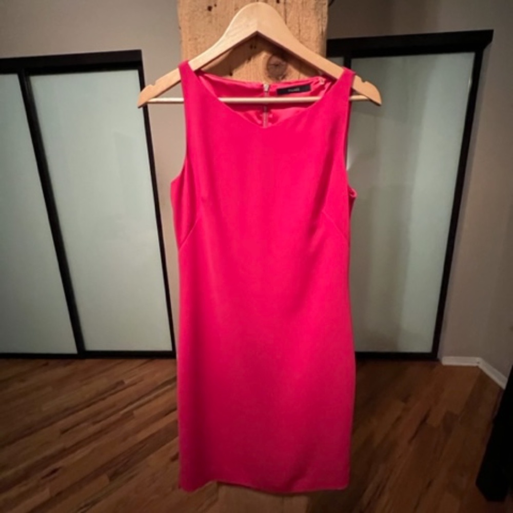 Tahari 6